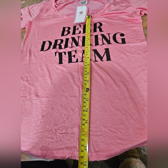 Nwt Beer Drinking Team top- medium - Picture 3 of 9